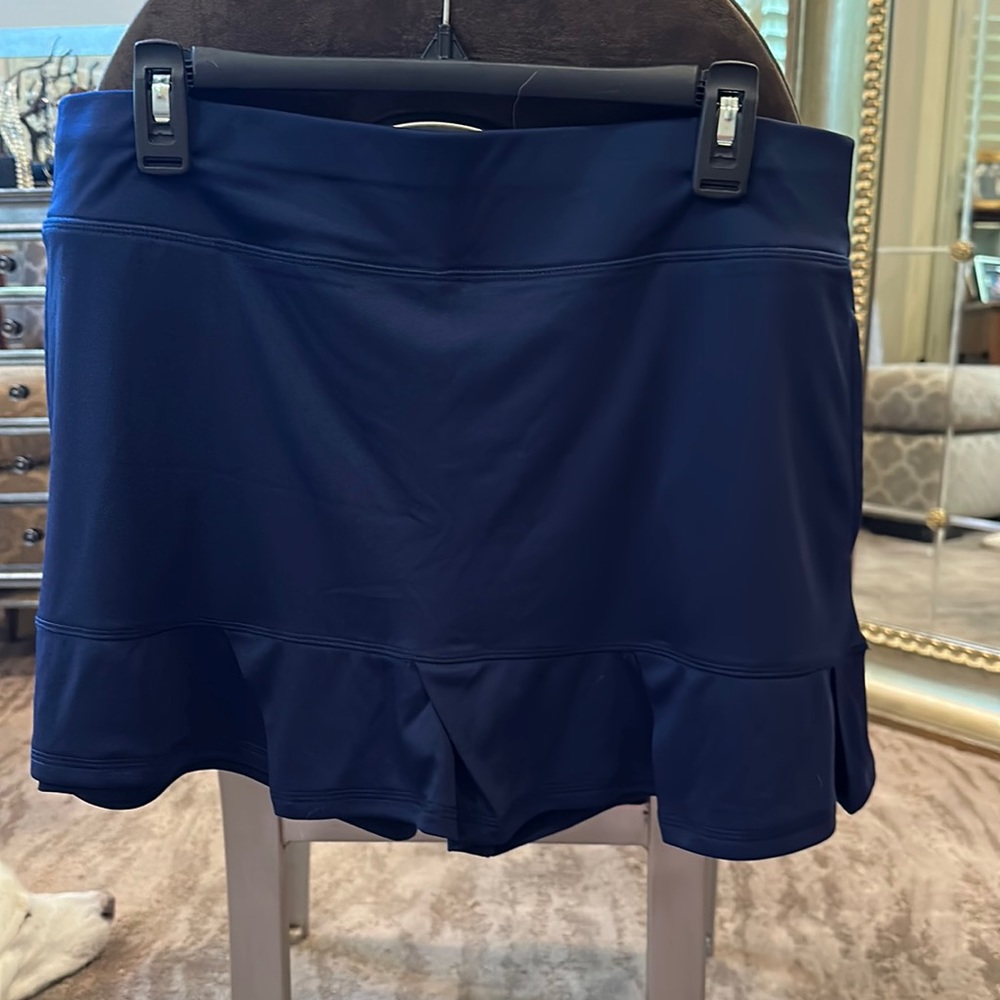 Another pickleball or tennis skirt in perfect condition.
